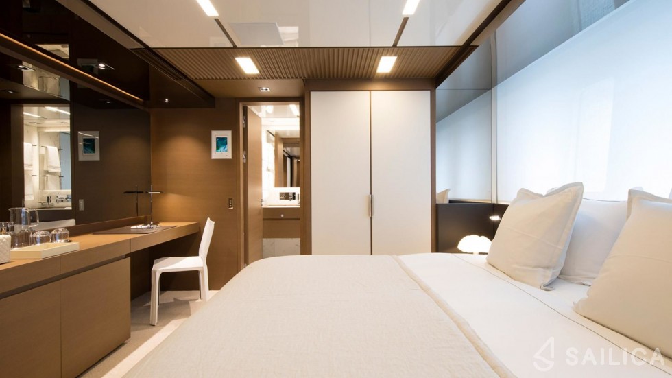 Sanlorenzo 52 Steel - Yacht Charter Sailica