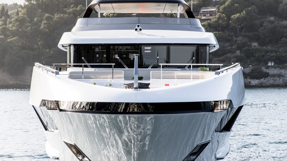 Sanlorenzo 52 Steel - Yacht Charter Sailica