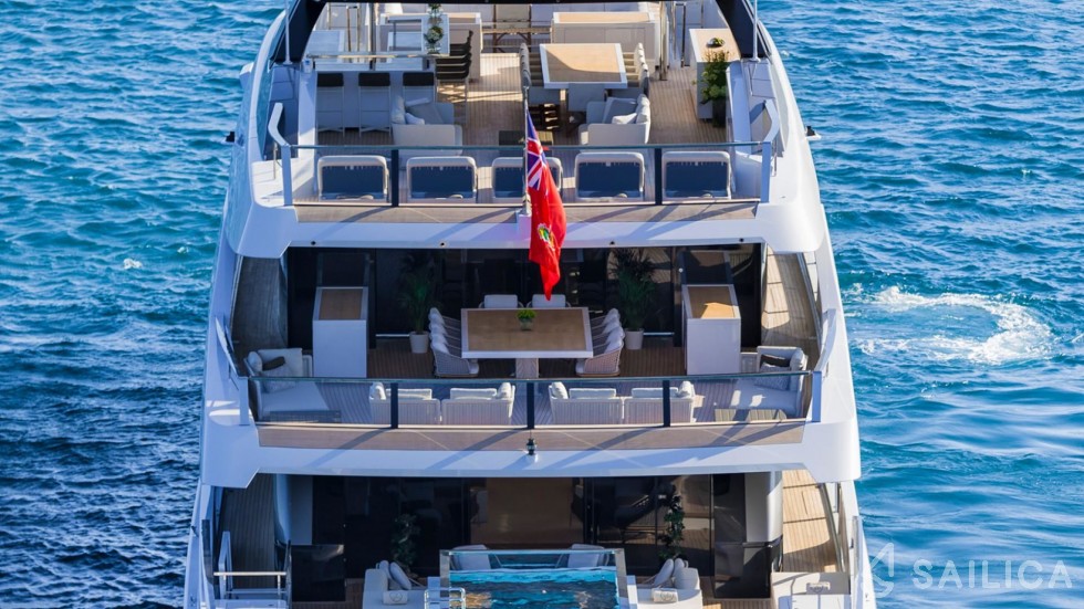 Sanlorenzo 52 Steel - Yacht Charter Sailica