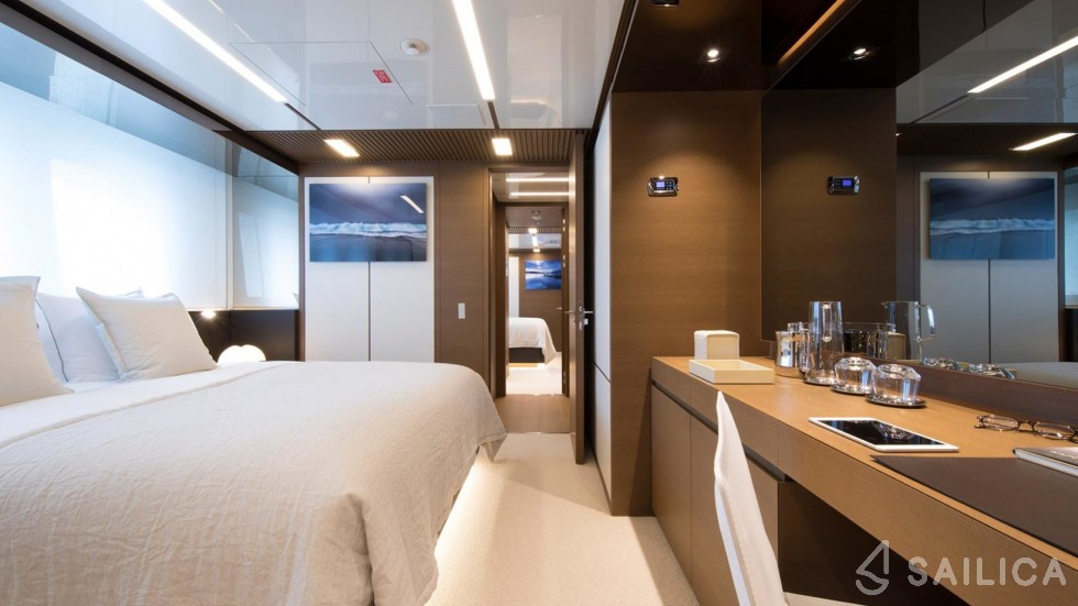 Sanlorenzo 52 Steel - Yacht Charter Sailica