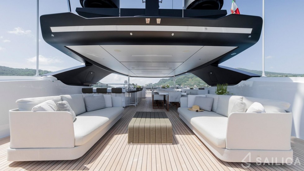 Sanlorenzo 52 Steel - Yacht Charter Sailica