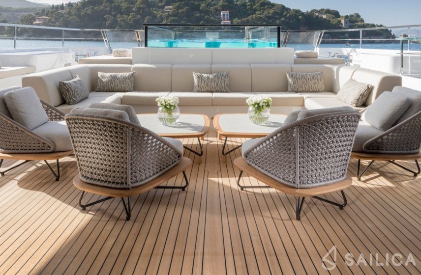 Sanlorenzo 52 Steel - Yacht Charter Sailica