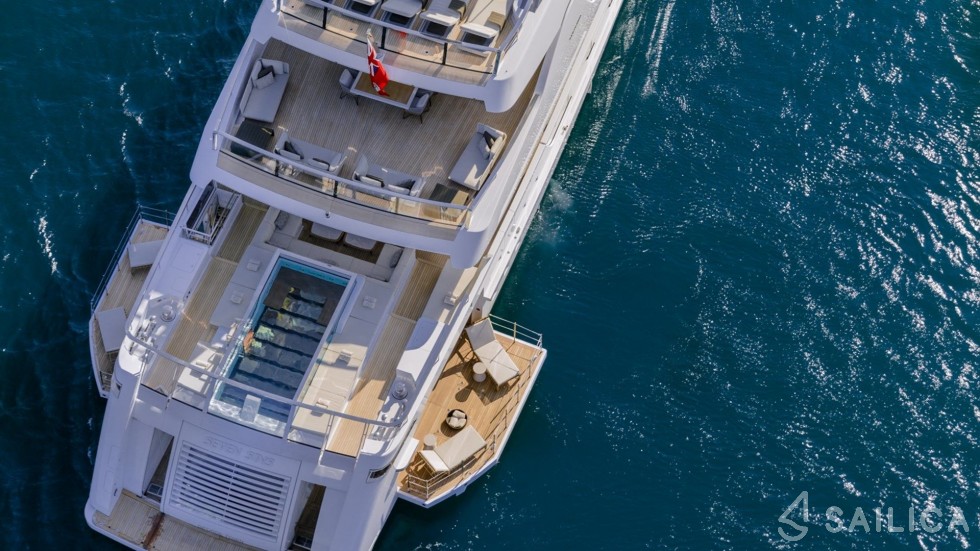 Sanlorenzo 52 Steel - Yacht Charter Sailica