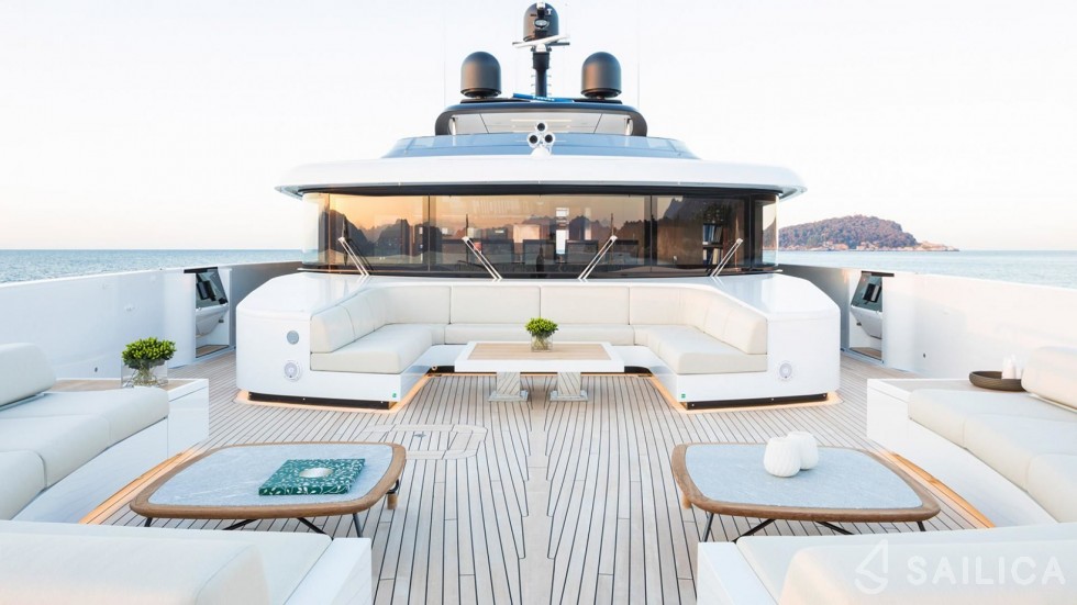 Sanlorenzo 52 Steel - Yacht Charter Sailica