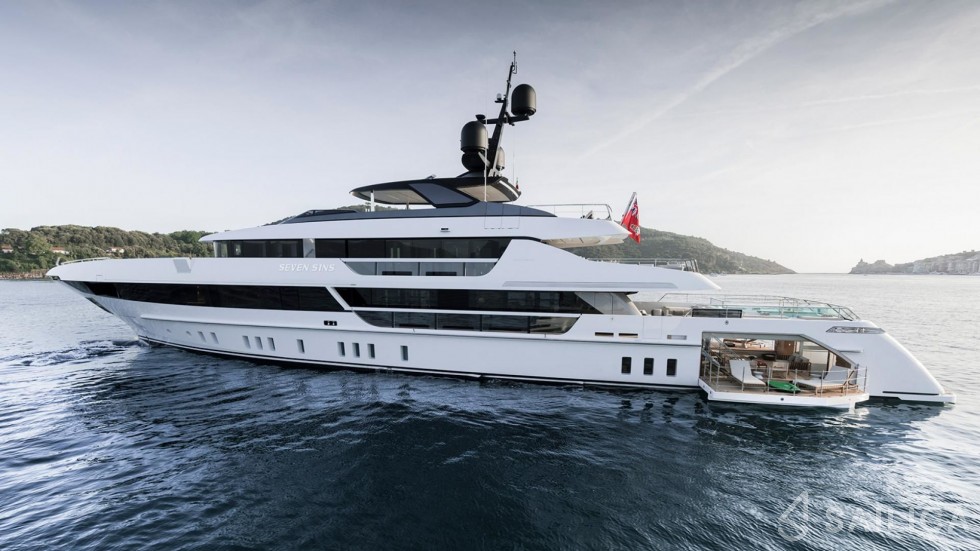 Sanlorenzo 52 Steel - Yacht Charter Sailica
