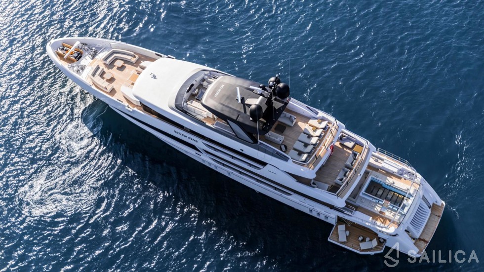 Sanlorenzo 52 Steel - Yacht Charter Sailica
