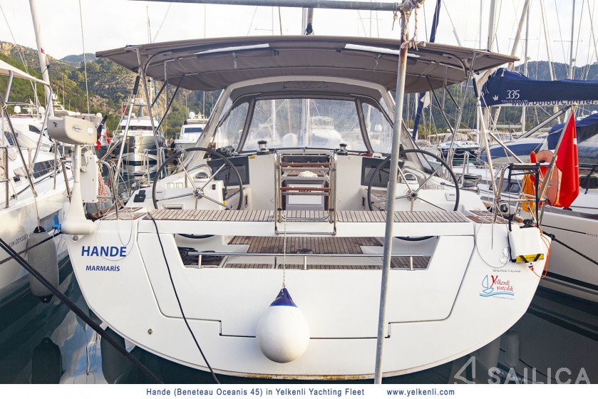 Oceanis 45 - Yacht Charter Sailica