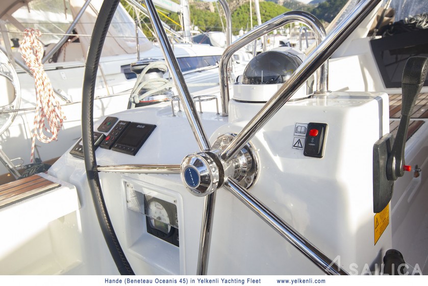 Oceanis 45 - Yacht Charter Sailica