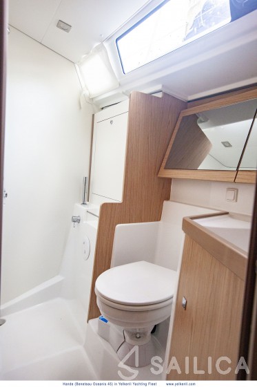 Oceanis 45 - Yacht Charter Sailica