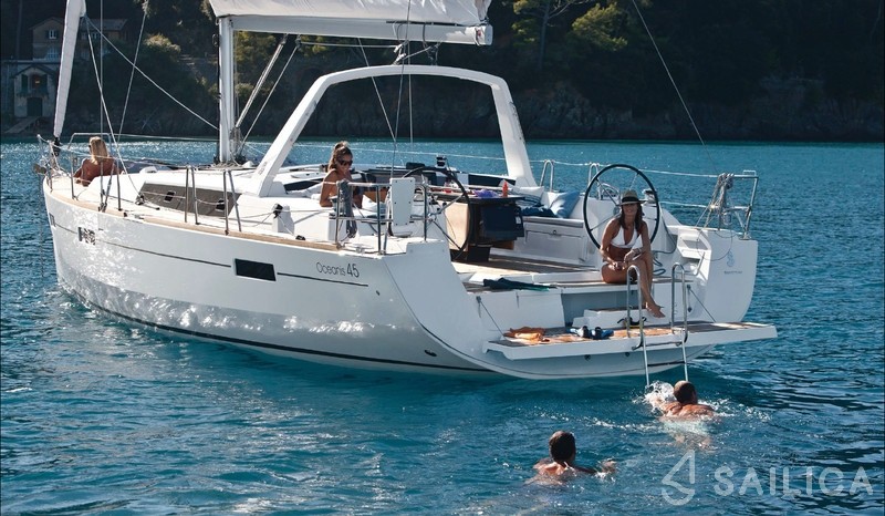 Oceanis 45 - Yacht Charter Sailica