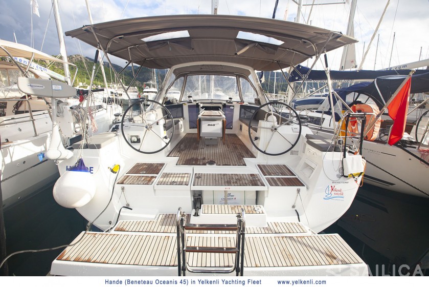 Oceanis 45 - Yacht Charter Sailica