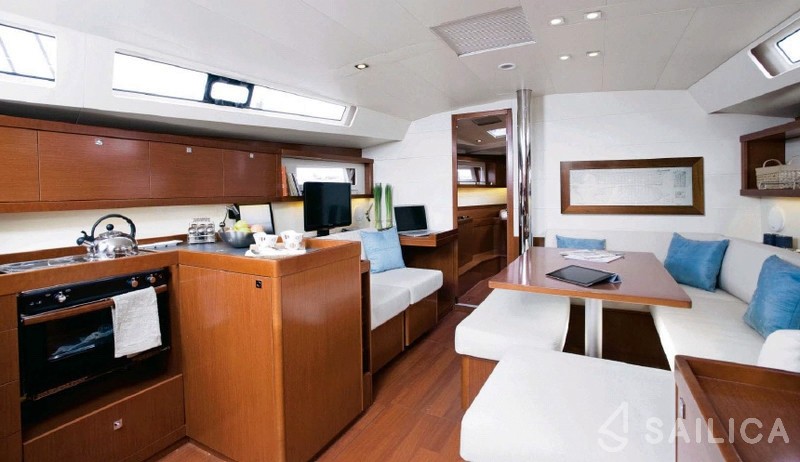 Oceanis 45 - Yacht Charter Sailica