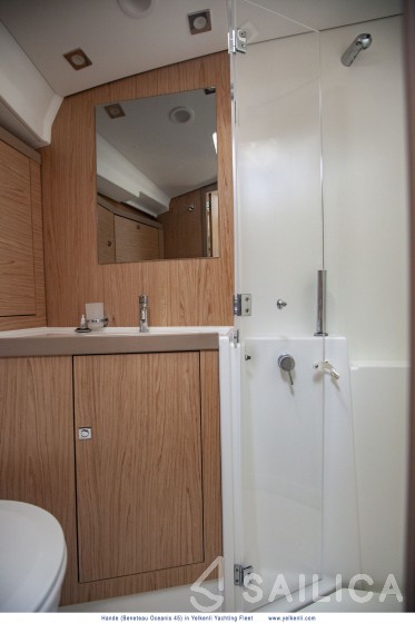 Oceanis 45 - Yacht Charter Sailica