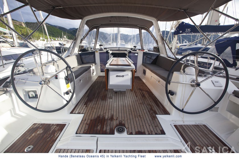 Oceanis 45 - Yacht Charter Sailica