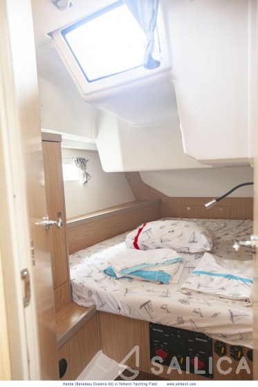 Oceanis 45 - Yacht Charter Sailica