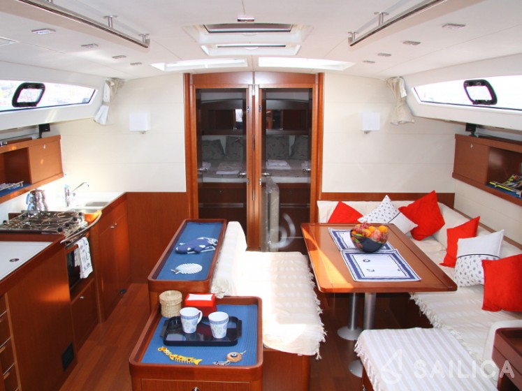 Oceanis 50 - Yacht Charter Sailica