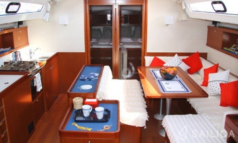 Oceanis 50 - Yacht Charter Sailica