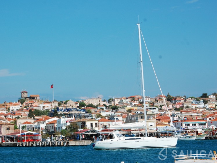 Oceanis 50 - Yacht Charter Sailica