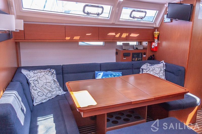 Bavaria Cruiser 46 - Yacht Charter Sailica
