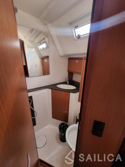 Bavaria 46 Cruiser - Yacht Charter Sailica