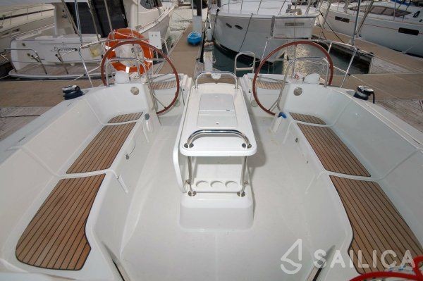 Sun Odyssey 44i - Yacht Charter Sailica