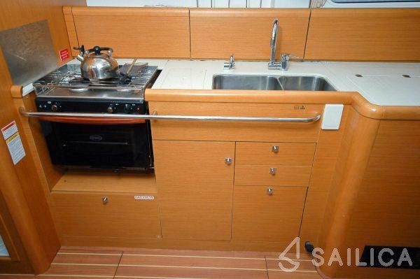 Sun Odyssey 44i - Yacht Charter Sailica