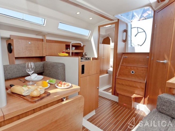 Hanse 315 - Yacht Charter Sailica