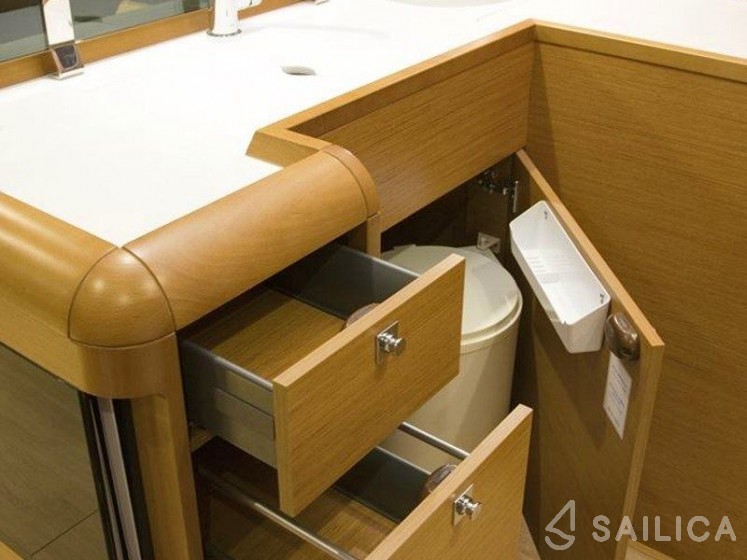 Sun Odyssey 40 - Yacht Charter Sailica