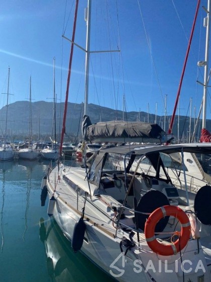 Sun Odyssey 40 - Yacht Charter Sailica