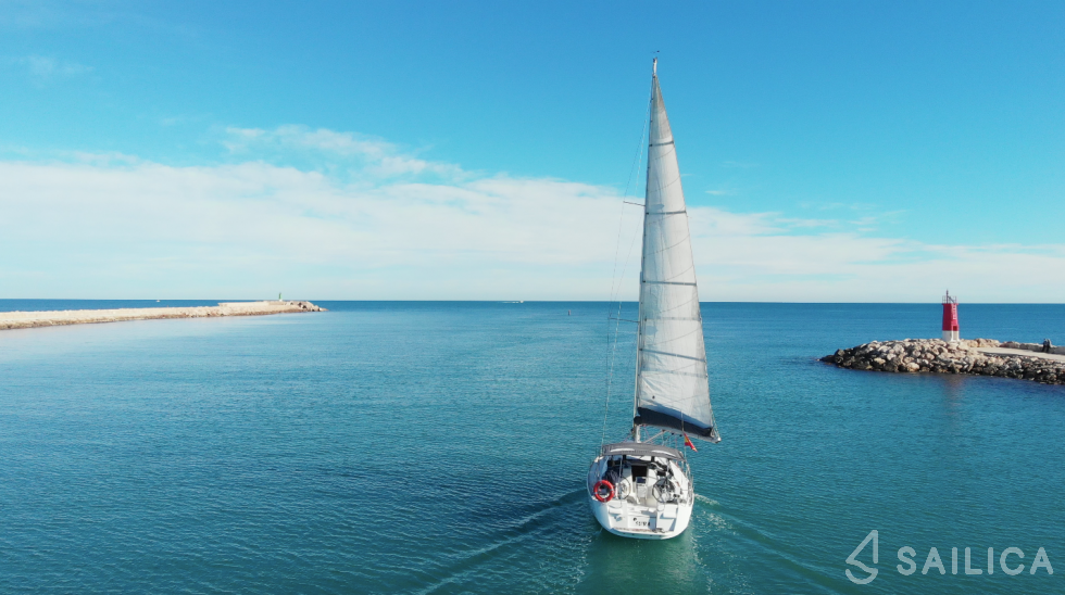 Sun Odyssey 40 - Yacht Charter Sailica