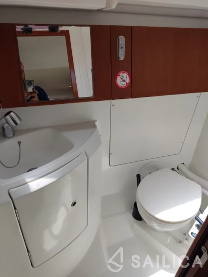 Oceanis 34 - Yacht Charter Sailica