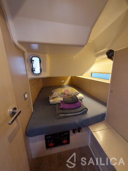 Oceanis 40.1 - Yacht Charter Sailica
