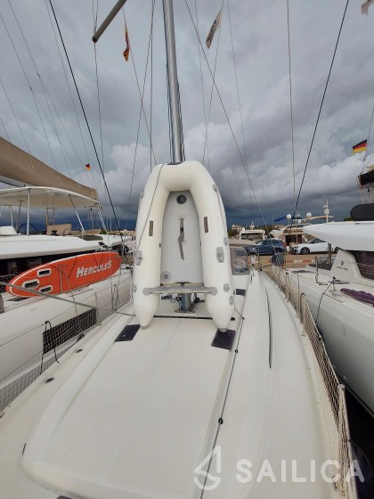 Oceanis 40.1 - Yacht Charter Sailica