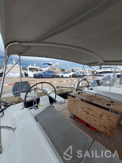 Oceanis 40.1 - Yacht Charter Sailica