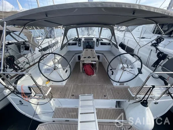 Oceanis 40.1 - Yacht Charter Sailica