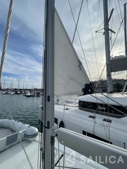 Oceanis 40.1 - Yacht Charter Sailica
