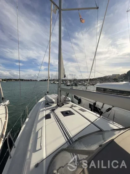 Oceanis 40.1 - Yacht Charter Sailica
