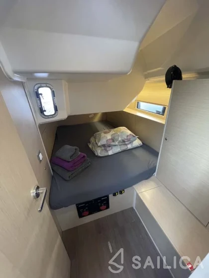 Oceanis 40.1 - Yacht Charter Sailica