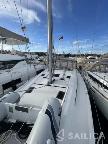 Oceanis 40.1 - Yacht Charter Sailica