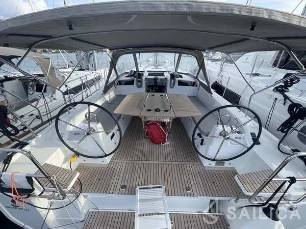 Oceanis 40.1 - Yacht Charter Sailica