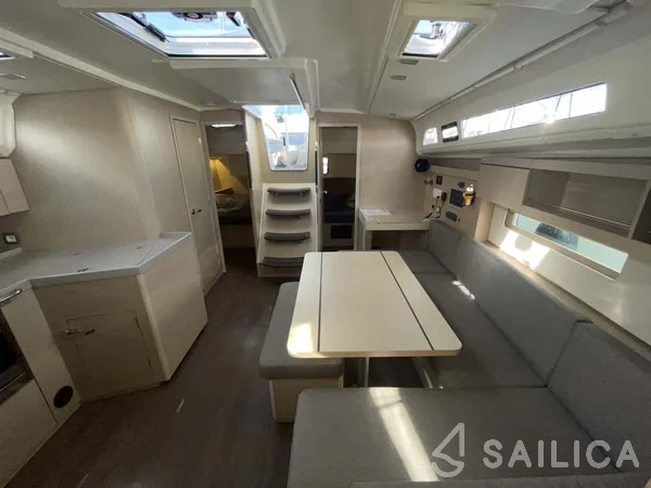 Oceanis 40.1 - Yacht Charter Sailica