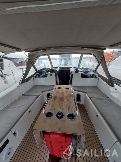 Oceanis 40.1 - Yacht Charter Sailica