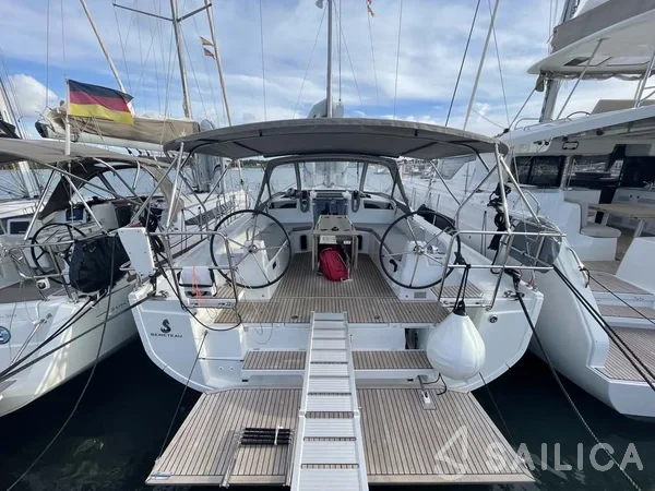Oceanis 40.1 - Yacht Charter Sailica