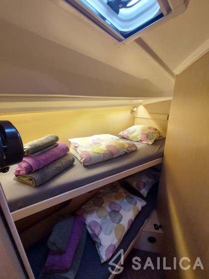 Oceanis 40.1 - Yacht Charter Sailica