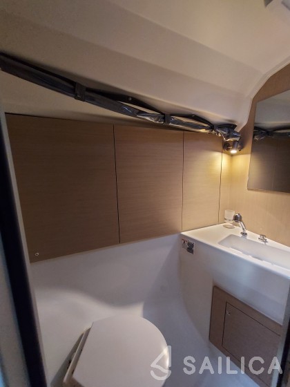 Oceanis 40.1 - Yacht Charter Sailica