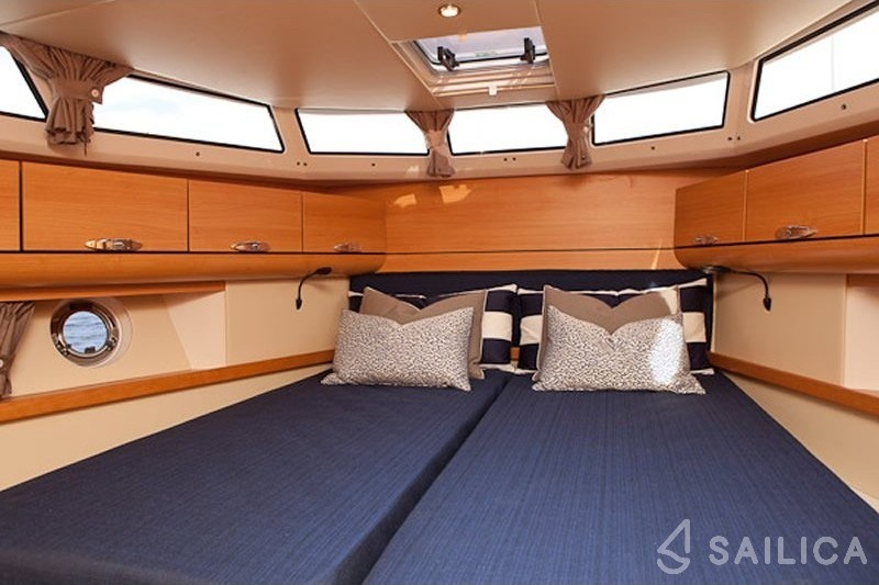 Greenline 40 - Yacht Charter Sailica