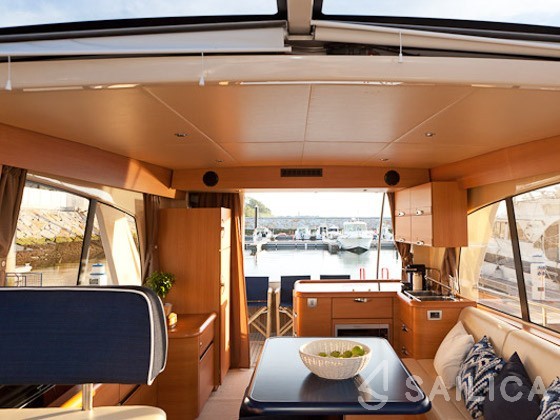 Greenline 40 - Yacht Charter Sailica