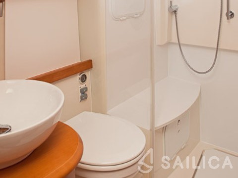 Greenline 40 - Yacht Charter Sailica