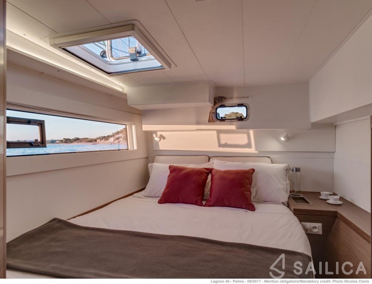 Lagoon 40 - Yacht Charter Sailica