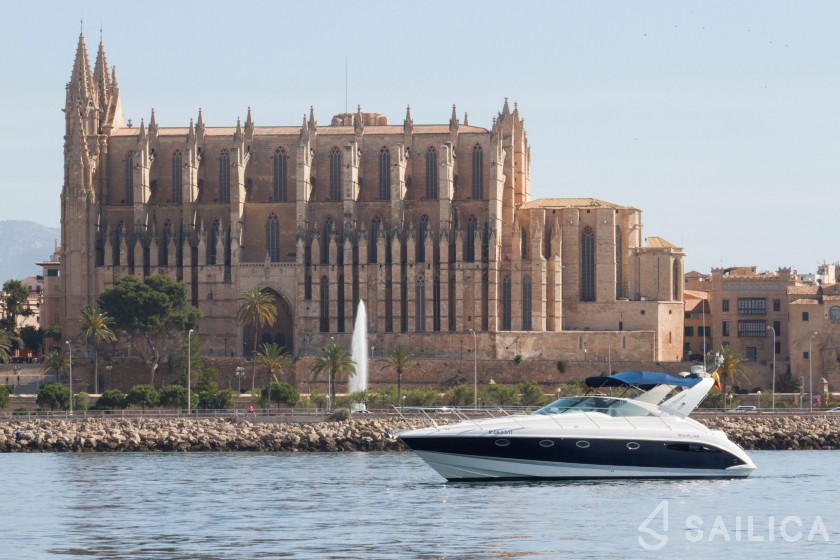 Fairline Targa 40 - Yacht Charter Sailica